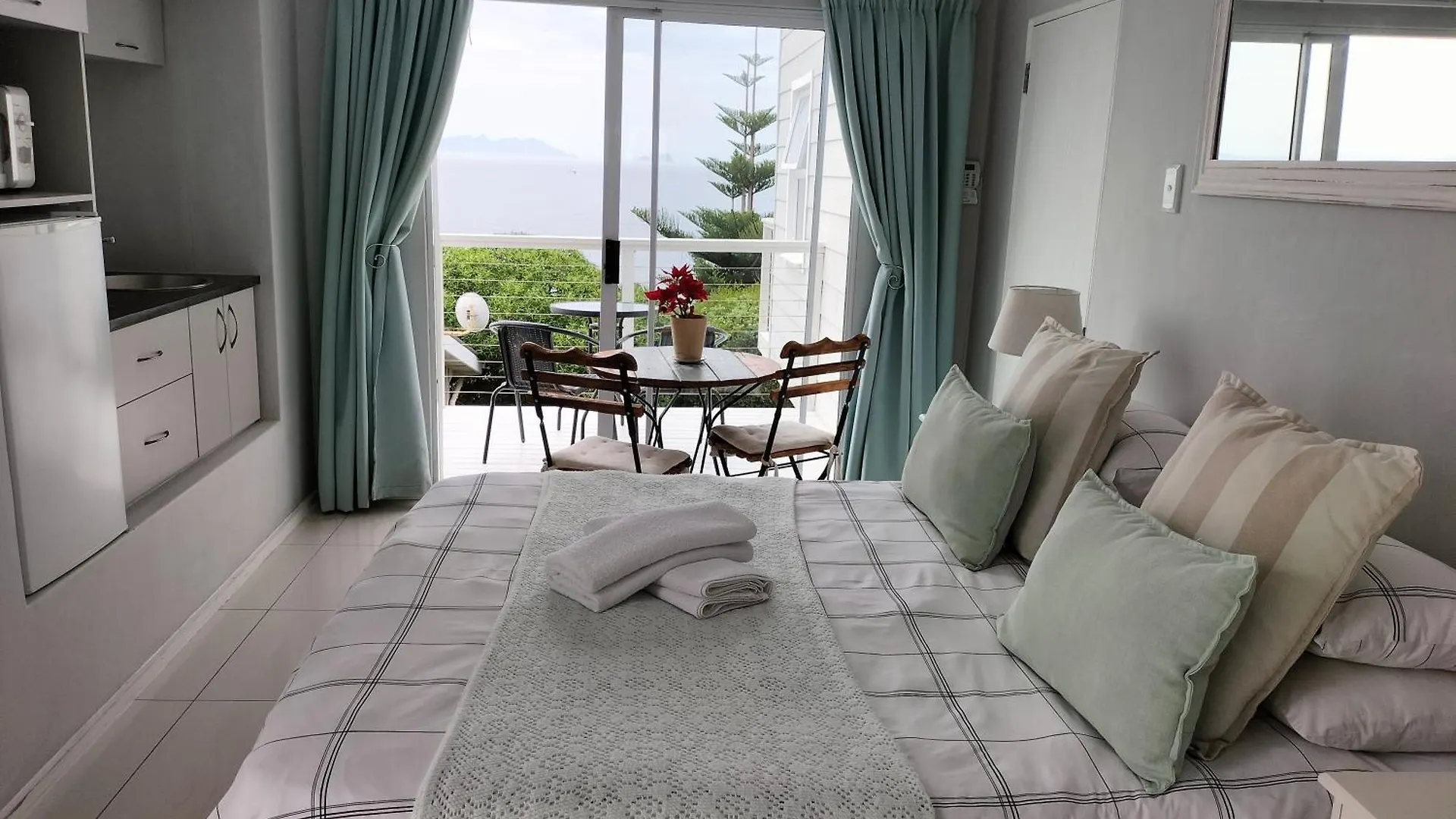 Hotel De La Hilcremat Simonʼs Town Pensión
